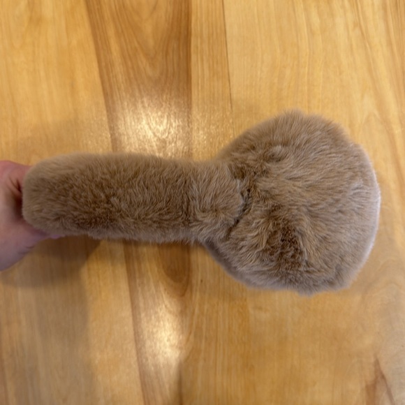 Fur earmuff - Picture 2 of 2